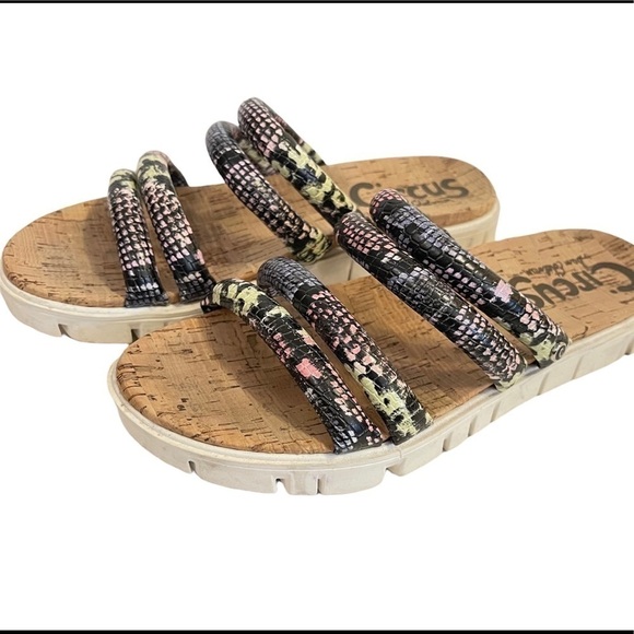 Circus By SAM EDELMAN Narina Pastel Sandals Shoes - Picture 2 of 4